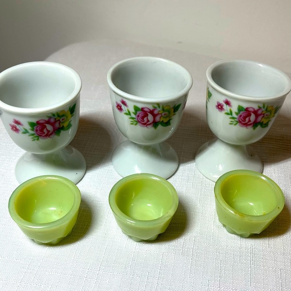 Floral Egg Cups with Green insert bowls. Vintage. Set of 3 - Picture 1 of 7